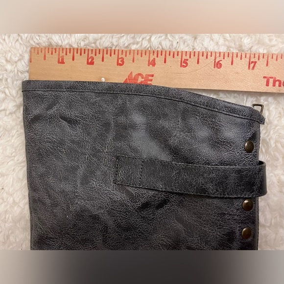 EUC Journee Collection Taupe Zipper Knee-High Women's Boots Size 7 - Picture 7 of 11